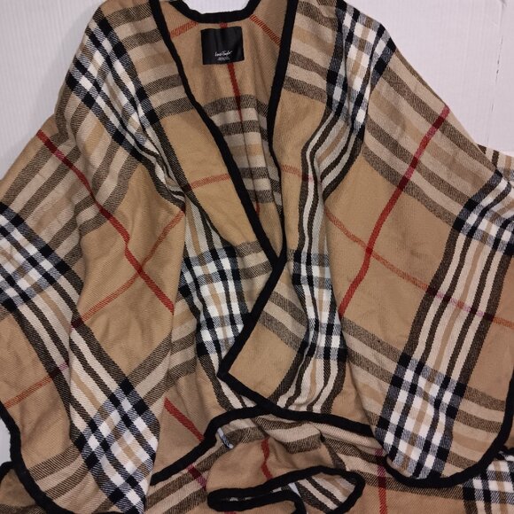 LORD & TAYLOR  PLAID PRINT PANCHO SHULE - Picture 1 of 10